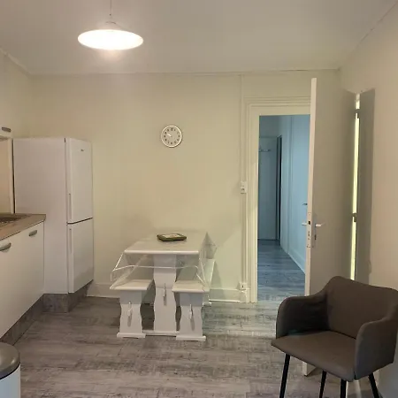 4 Personnes, 1 Chambre, Terrasse, Wifi, Proche Du Centre Apartment *