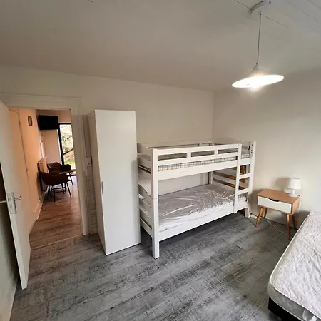 4 Personnes, 1 Chambre, Terrasse, Wifi, Proche Du Centre Apartment
