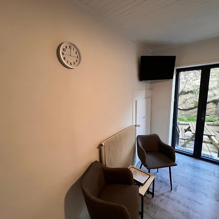 4 Personnes, 1 Chambre, Terrasse, Wifi, Proche Du Centre Appartement La Bourboule